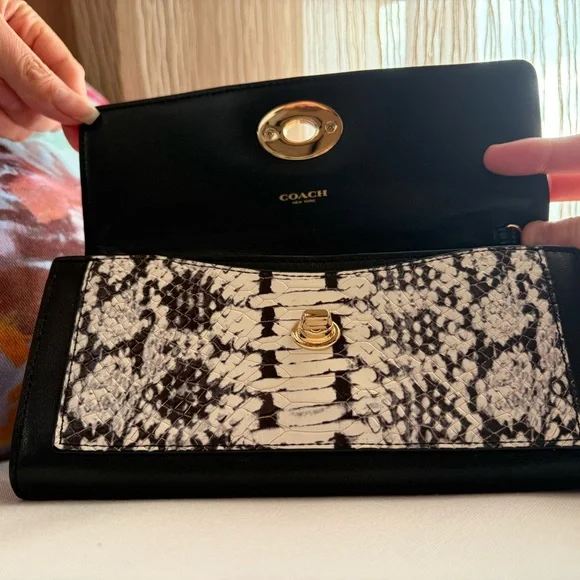 Coach Black with snake skin detail long wallet/clutch can be wear crossbody - Picture 2 of 8